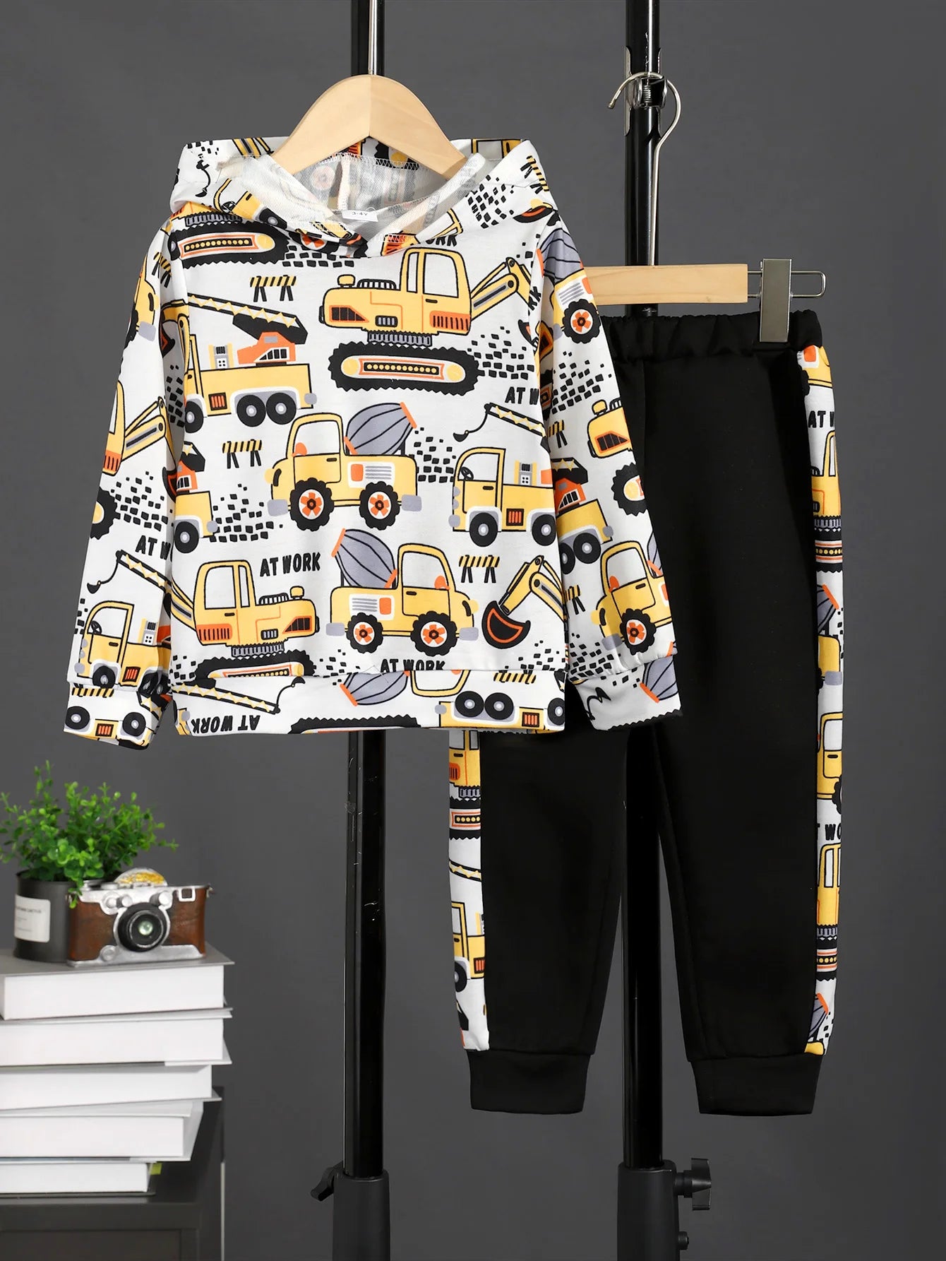 Kids 2-Piece Cartoon Hoodie & Pants Set – 4–7Y